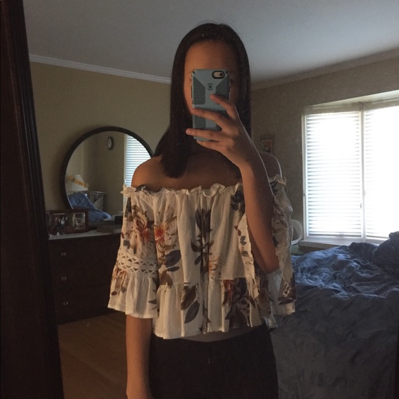 Floral Off The Shoulder Top - Picture 2 of 2
